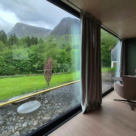Luxurious Microhouse With Mountainview 別荘