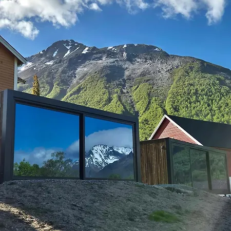 別荘 Luxurious Microhouse With Mountainview